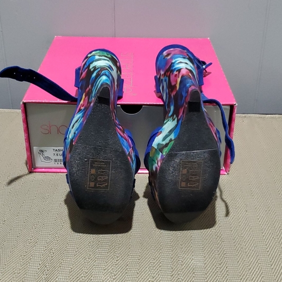 Flower Blue Platform - Picture 6 of 7